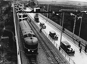 Første lyntog over Lillebæltsbroen 1935