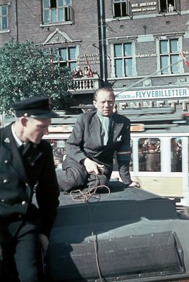 Gunnar ’Nu’ Hansen på arbejde for Danmarks Radio den 8. maj 1945, da britiske tropper er i København