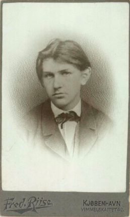 Ungdoms portræt af J.P. Jacobsen