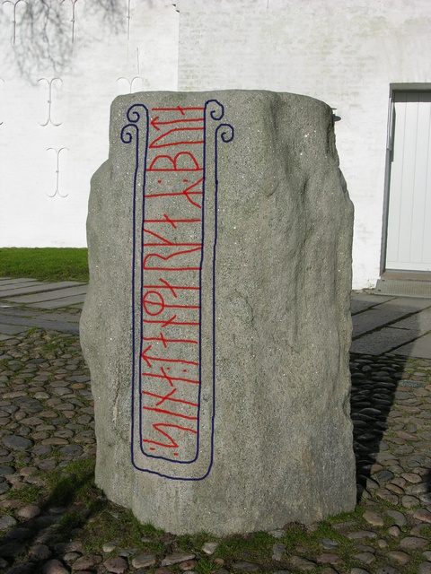 Den lille Jellingsten, bemalet elektronisk