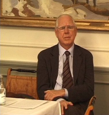 Den danske kulturradikale forfatter til den kroniske uskyld Klaus Rifbjerg, der også var digter