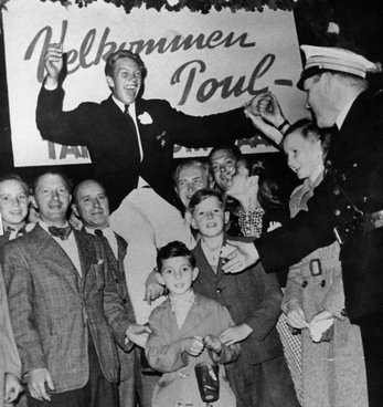 Paul Elvstrøm modtages efter OL 1948.