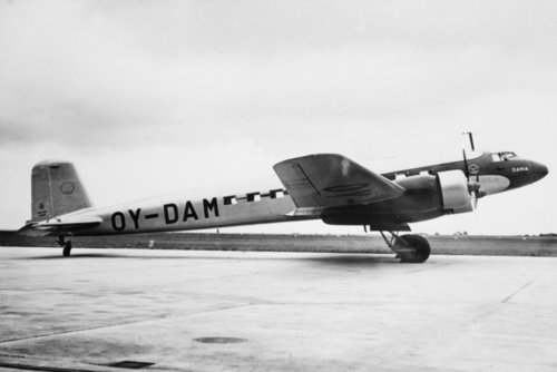 Flyet Dania set fra siden
