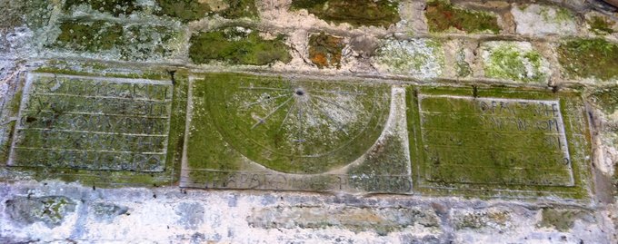 Solur fra St Gregory’s Minster, Kirkdale, Yorkshire