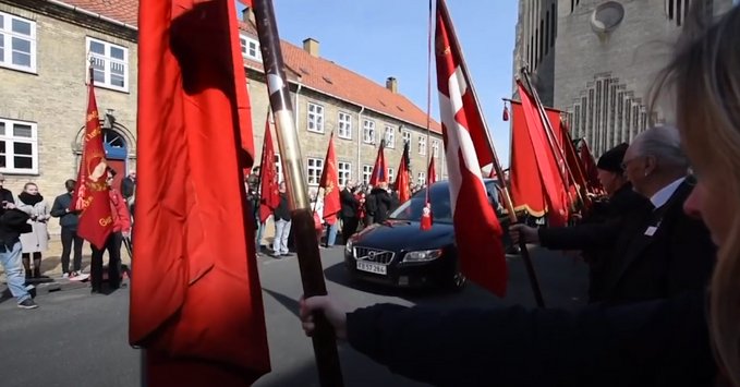 Anker Jørgensens begravelse fra Grundtvigskirken