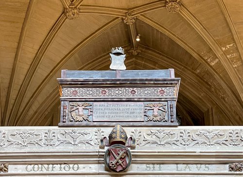 Knud den Stores kiste i Winchester Cathedral