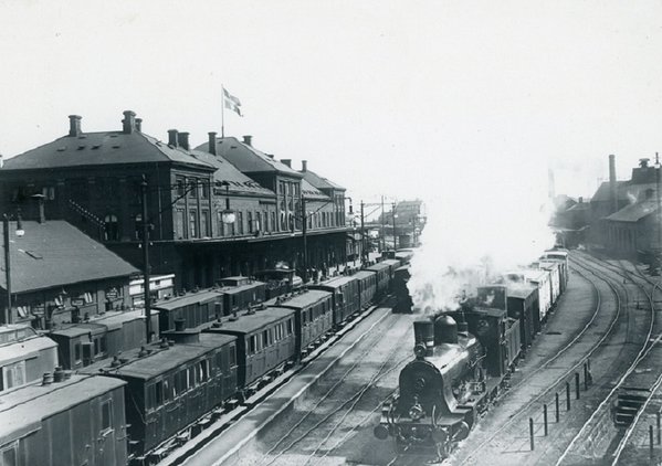 Aarhus Hovedbanegård set fra M.P. Bruuns Bro