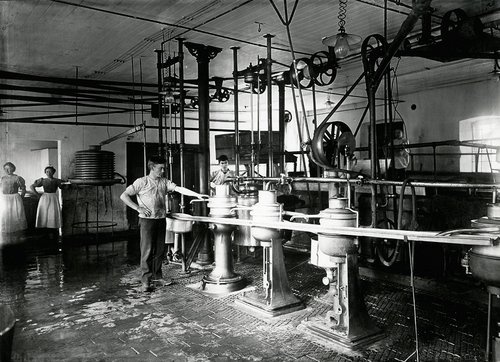 Skummesalen på et mejeri ca. 1910