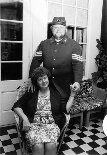 Chris Madsens barnebarn, Joan McGrath Madsen