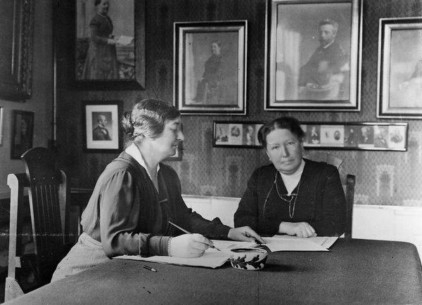 Julie Arenholt og Gyrithe Lemche