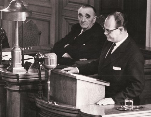 Viggo Kampmann på Folketingets talerstol, 1962