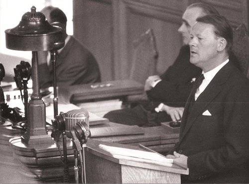 Jens Otto Krag på Folketingets talerstol, 1961