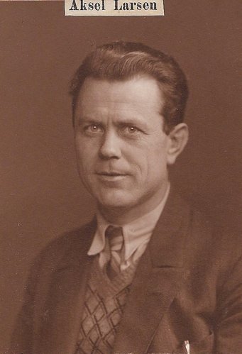 Aksel Larsen