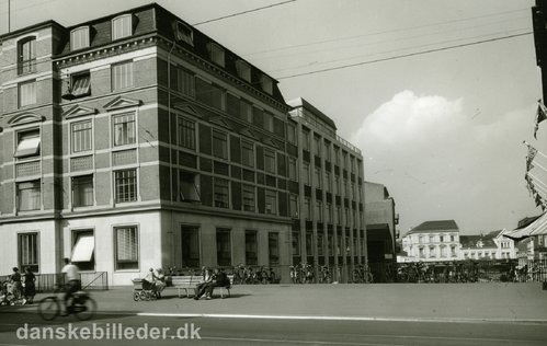 Jydsk Telefons hovedkvarter på Skt. Clemens bro i Aarhus i 1995