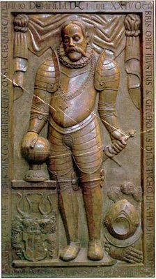 Tycho Brahes gravmæle i Tynkirken i Prag.